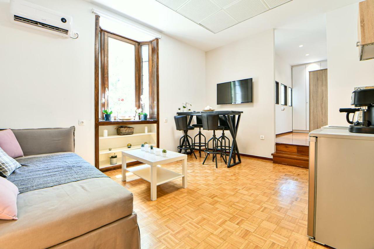 Flowers Of Athens, Boutique Aparthotel With 6-Apartments In Central Αθήνα Εξωτερικό φωτογραφία