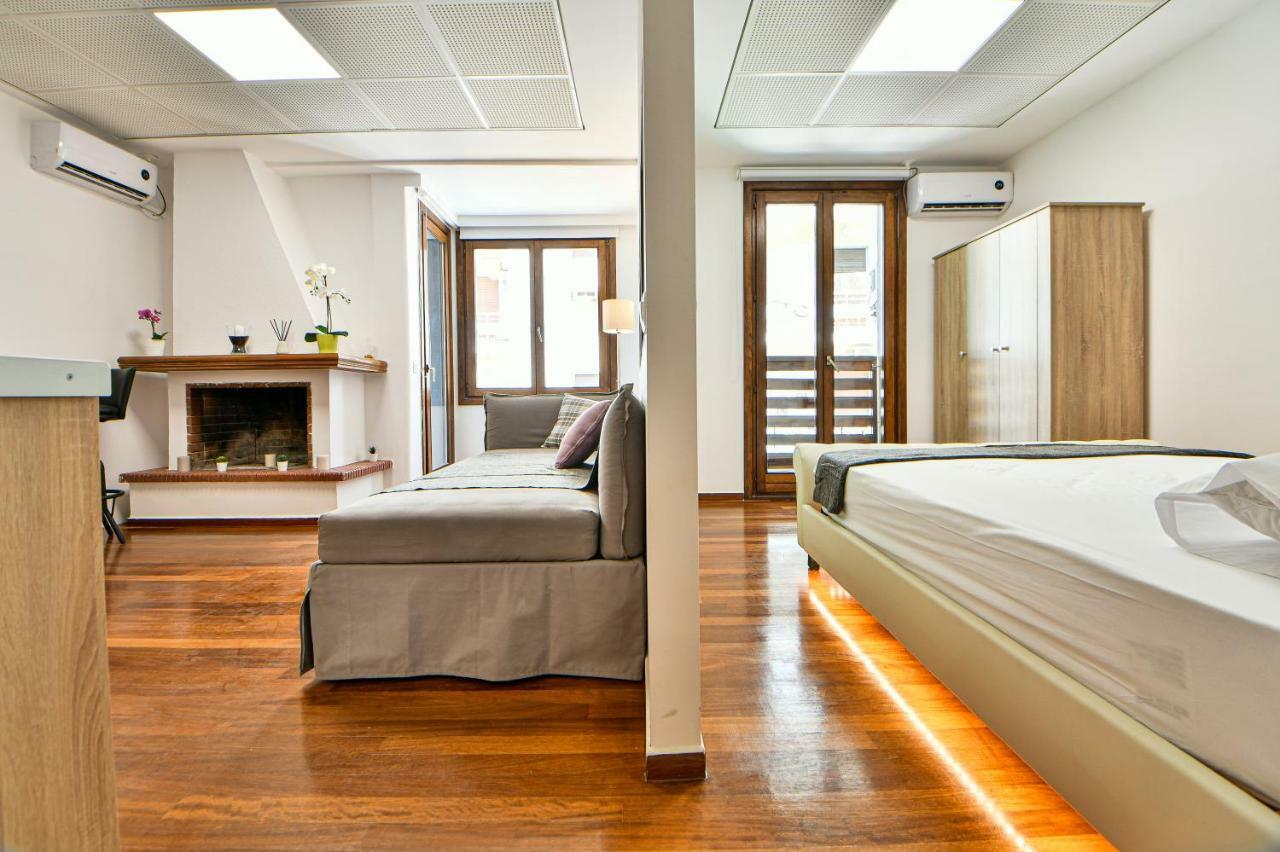 Flowers Of Athens, Boutique Aparthotel With 6-Apartments In Central Αθήνα Εξωτερικό φωτογραφία