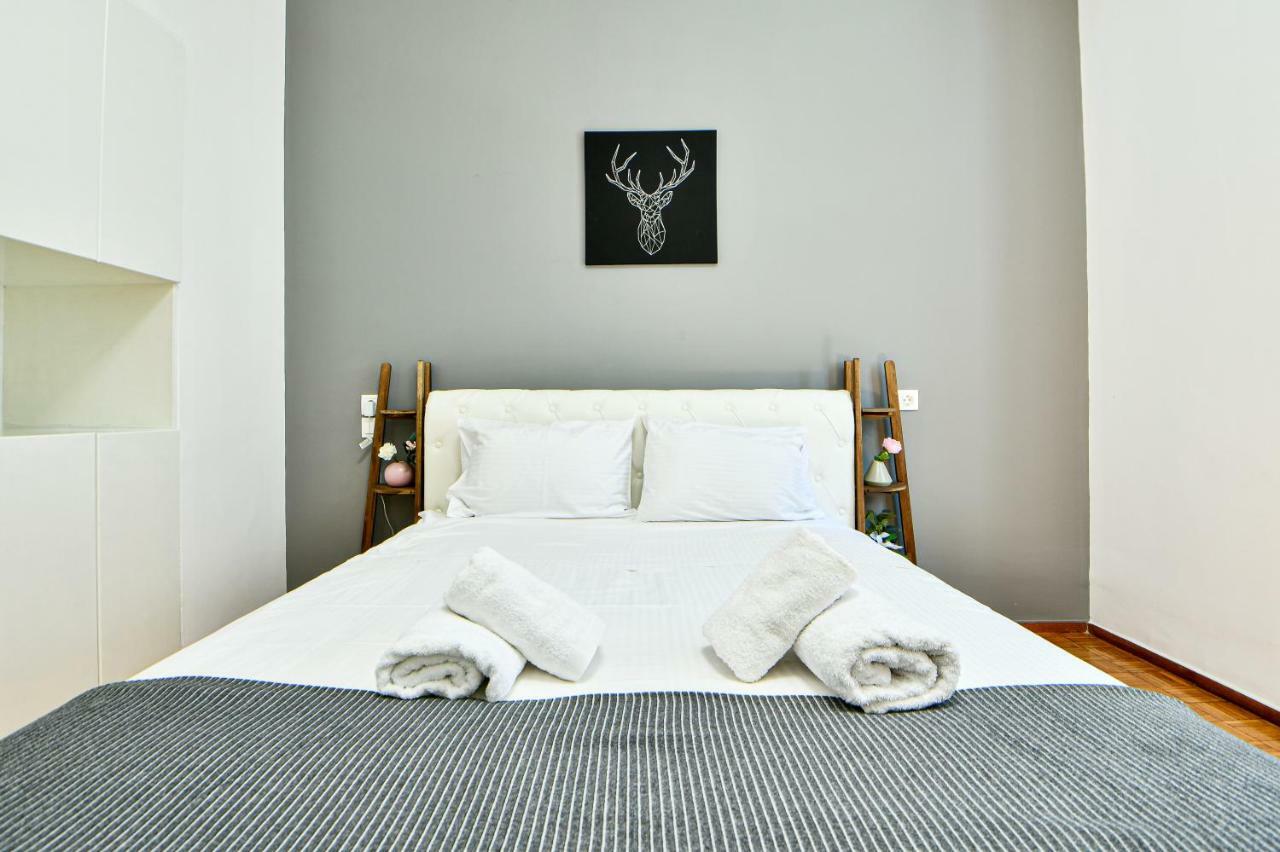Flowers Of Athens, Boutique Aparthotel With 6-Apartments In Central Αθήνα Εξωτερικό φωτογραφία