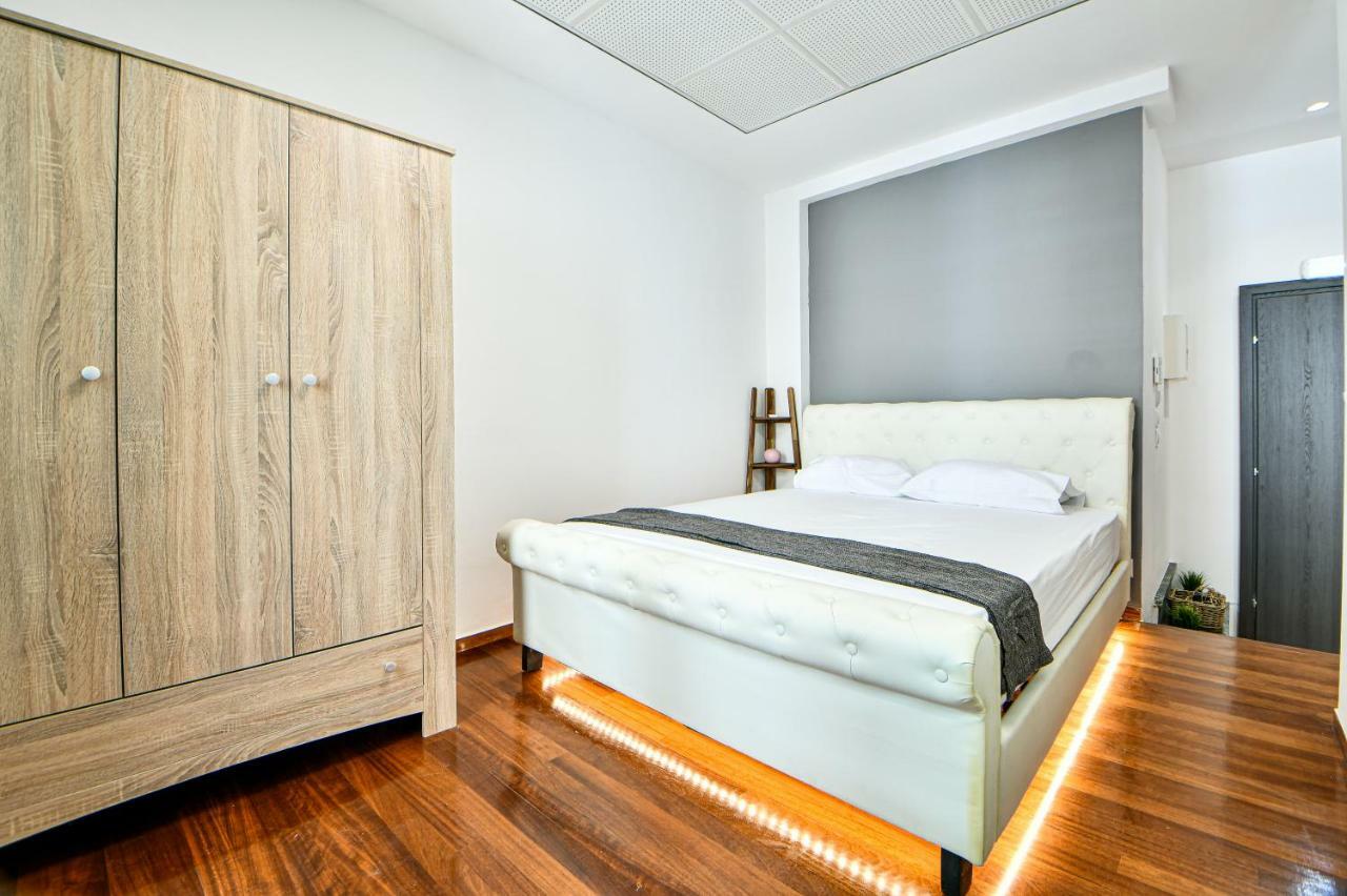 Flowers Of Athens, Boutique Aparthotel With 6-Apartments In Central Αθήνα Εξωτερικό φωτογραφία
