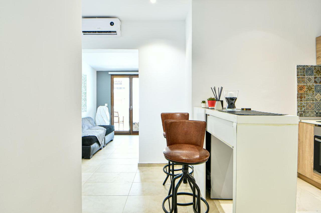 Flowers Of Athens, Boutique Aparthotel With 6-Apartments In Central Αθήνα Εξωτερικό φωτογραφία
