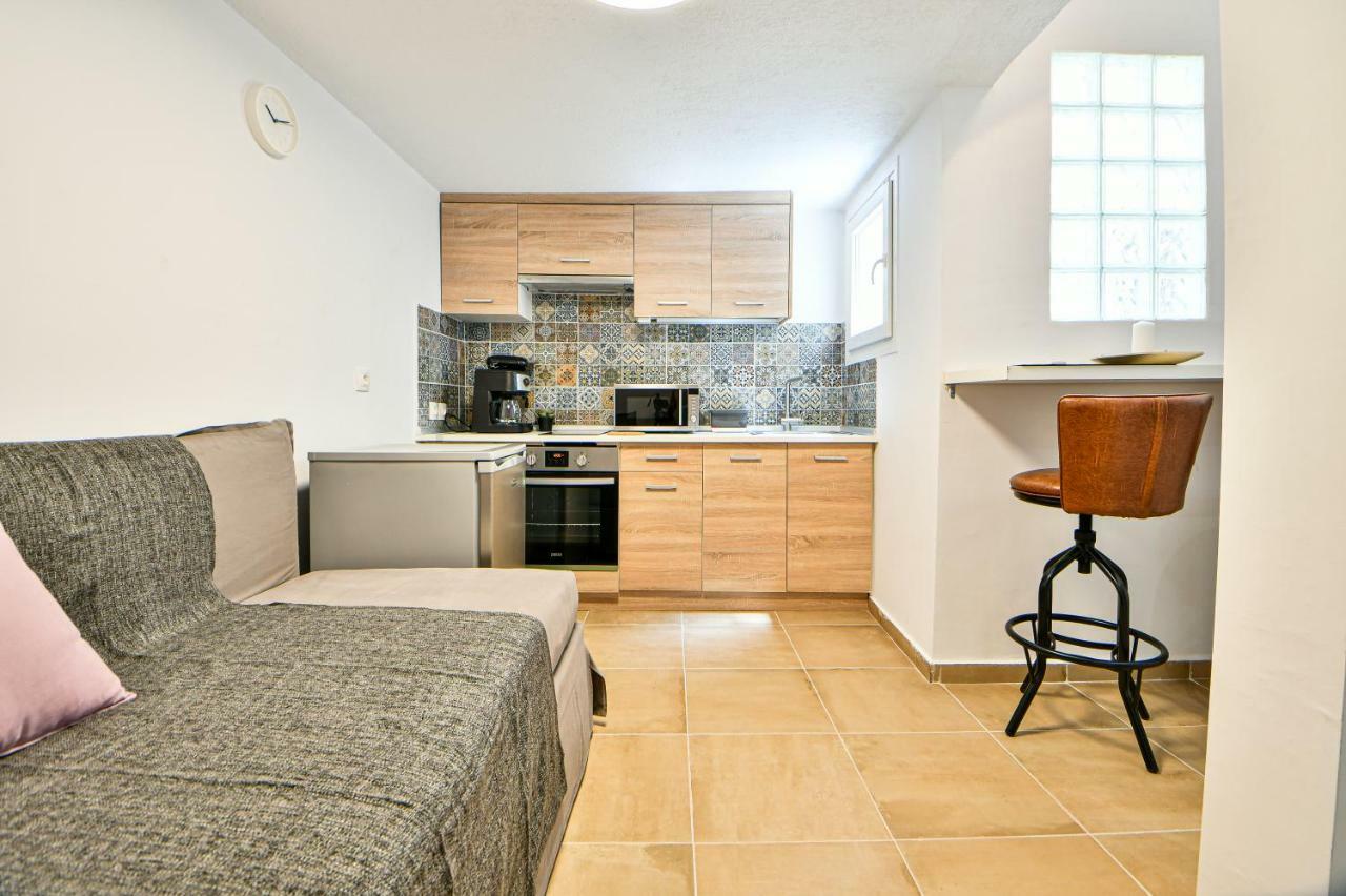 Flowers Of Athens, Boutique Aparthotel With 6-Apartments In Central Αθήνα Εξωτερικό φωτογραφία